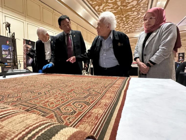 100yo Iban Pua Kumbu, Bidayuh 'Dayung Borih' ceremonial item among donated to S'wak Museum Dept